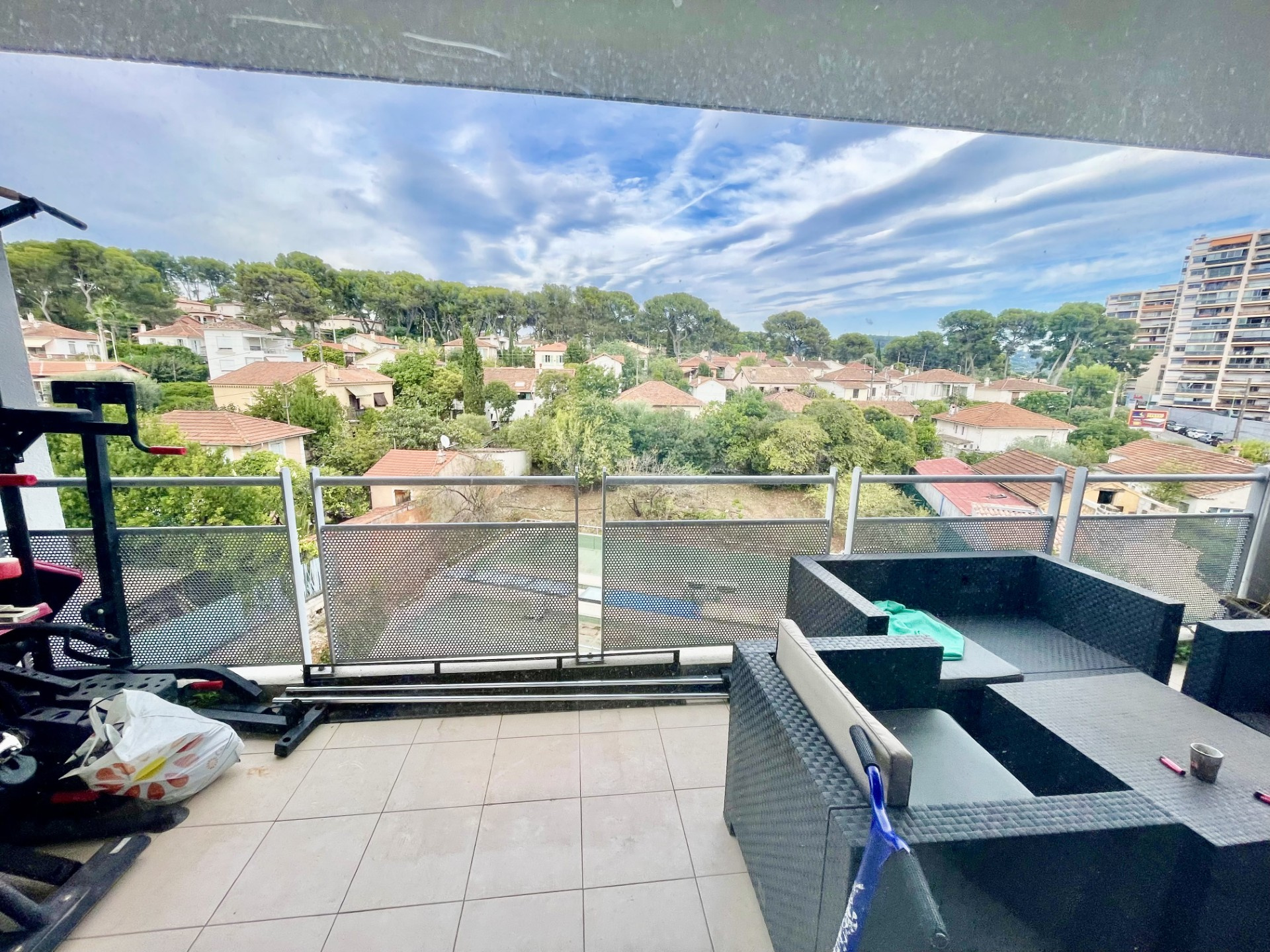À vendre Le Cannet   T3 lumineux avec terrasse, garage et cave