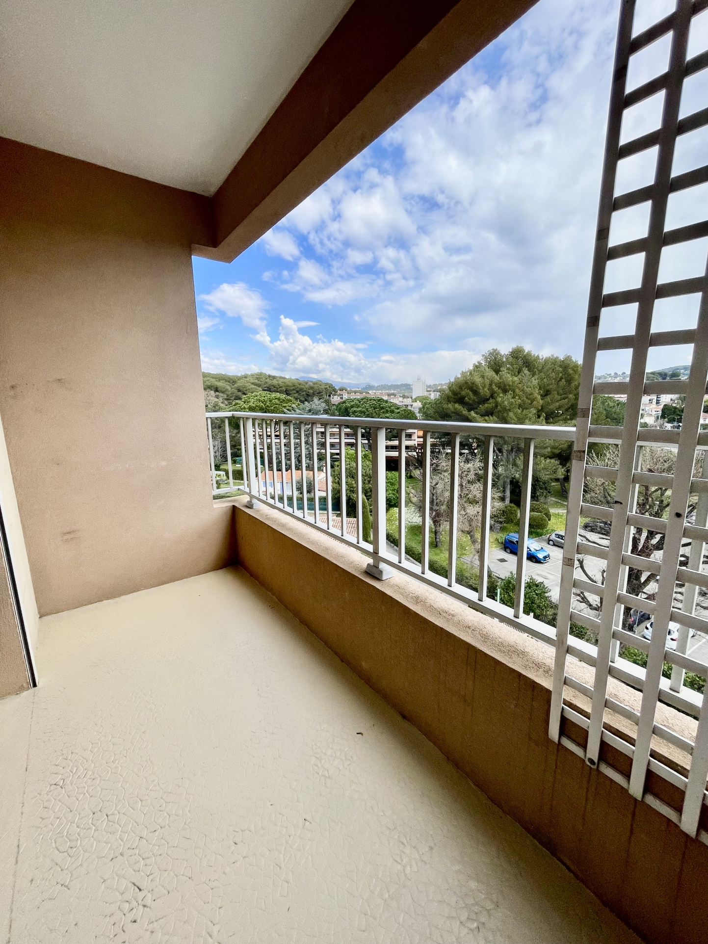 Grand studio - Le Cannet Secteur de L'Olivet